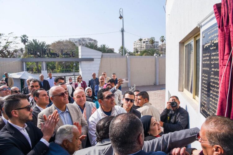 وزير الشباب والرياضة ومحافظ الإسكندرية يقومان بجولة تفقدية بالنادي الأولمبي المصري
