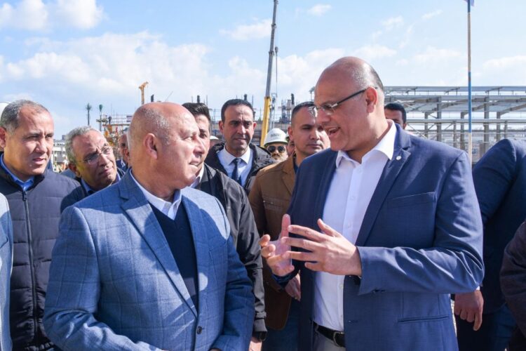 وزير النقل ومحافظ الإسكندرية يتفقدان مسار مشروع المرحلة الأولى من مترو ابو قير