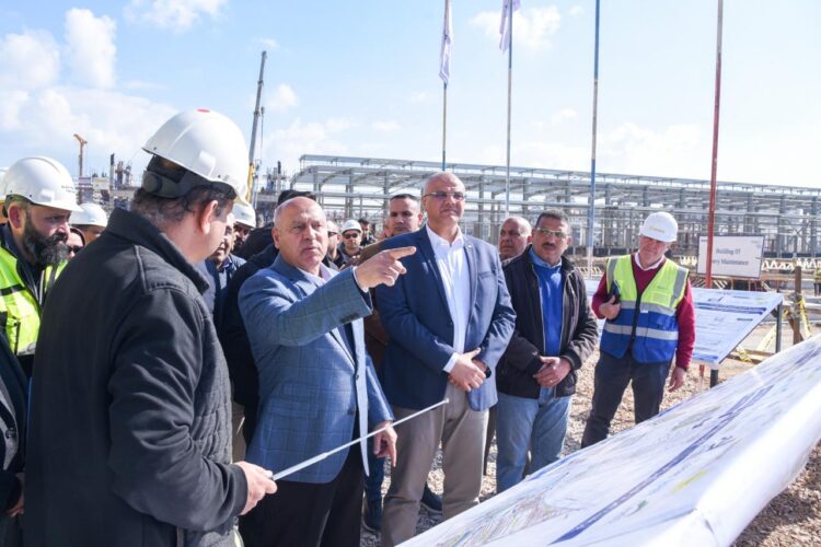 وزير النقل ومحافظ الإسكندرية يتفقدان مسار مشروع المرحلة الأولى من مترو ابو قير