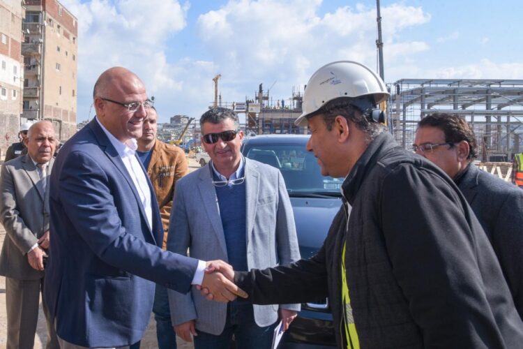 وزير النقل ومحافظ الإسكندرية يتفقدان مسار مشروع المرحلة الأولى من مترو ابو قير