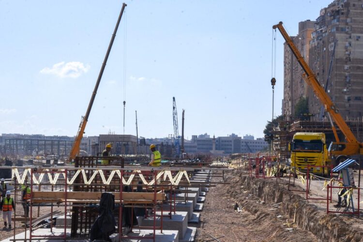 وزير النقل ومحافظ الإسكندرية يتفقدان مسار مشروع المرحلة الأولى من مترو ابو قير