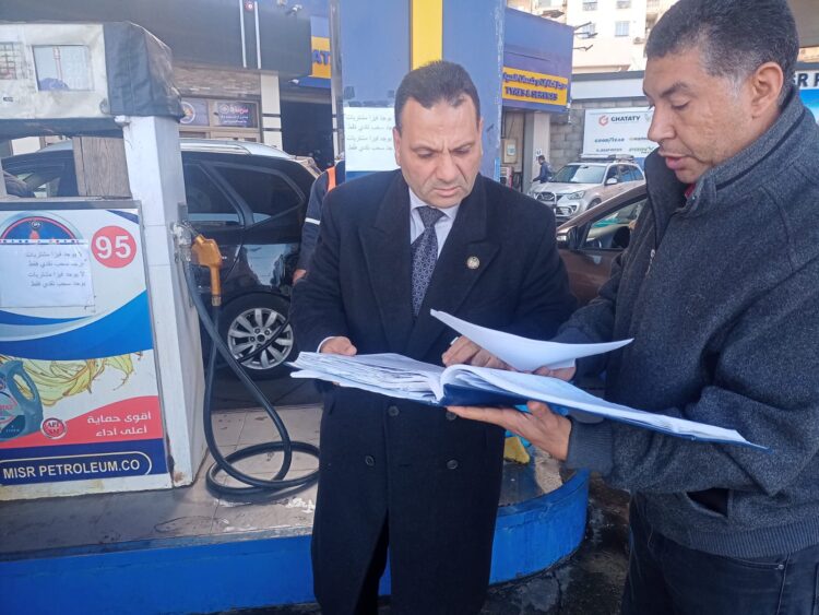وكيل وزارة التموين بالاسكندرية يترأس غرفة عمليات المديرية بعد تحريك اسعار البترول
