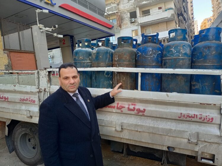 وكيل وزارة التموين بالاسكندرية يترأس غرفة عمليات المديرية بعد تحريك اسعار البترول