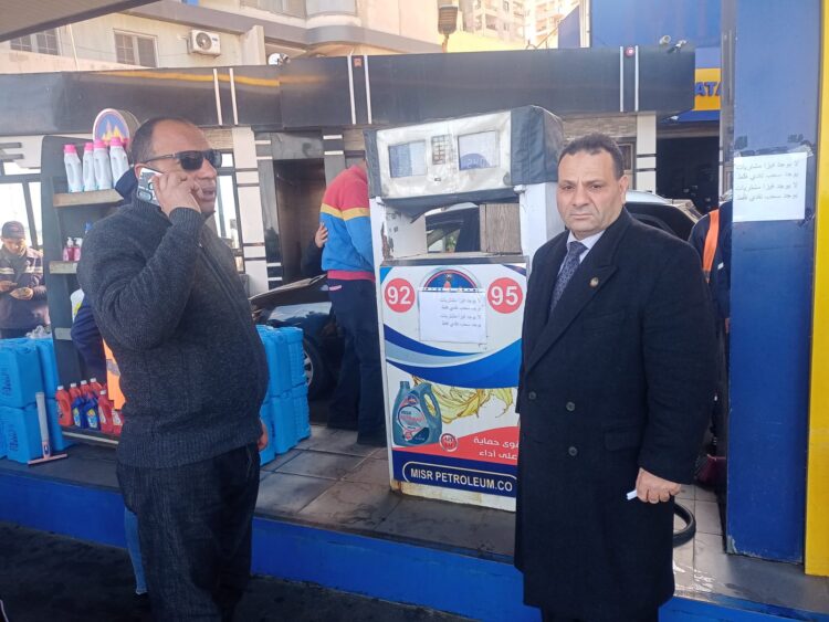 وكيل وزارة التموين بالاسكندرية يترأس غرفة عمليات المديرية بعد تحريك اسعار البترول